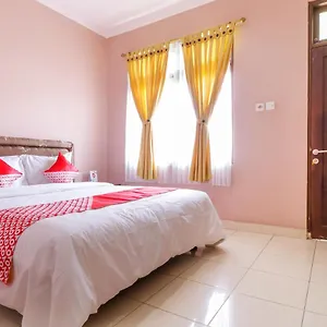Oyo 2456 Purnama House Kuta