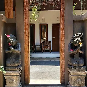 Genta House Guest house *