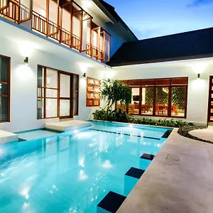 Pudak Sari Unizou Hostal