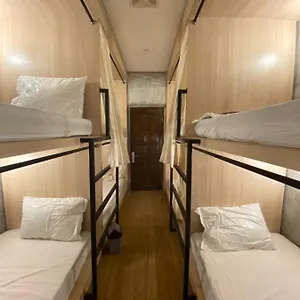 Hostel Holistic Pod Kuta *