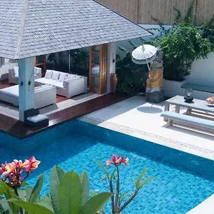 Jajaliluna Hotel 3*