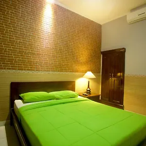 Budha's * Kuta Lombok