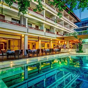 Hotell Kuta One Party 3*